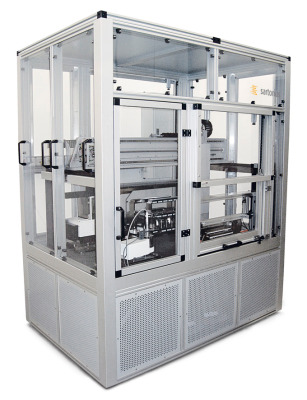 Floor Standing Robotic Mass Comparators between 10.5 g - 1016 g capacity